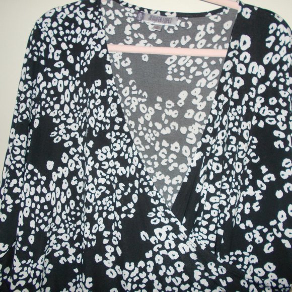 Jennifer Lopez Patterned Blouse Size 3X - Picture 2 of 8